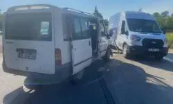 İnegöl’de İki Minibüs Çarpıştı: 4 Yaralı