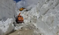 Beytüşşebap’ta 7 Metrelik Kar Mesaisi