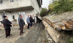 Almus’ta Korkutan Çökme: Sağanak Yağış İstinat Duvarını Devirdi!