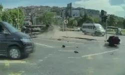 Kâğıthane’de 4 Kişinin Yaralandığı Ambulans Kazası Kamerada
