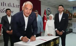 Bakan Ersoy, Antalyalı Çiftin Nikâh Şahidi Oldu
