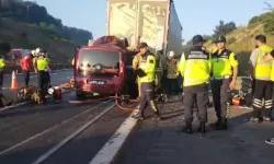 Çekmeköy Kuzey Marmara Otoyolu'nda Kaza; 1'i Bebek 3 Kişi Hayatını Kaybetti