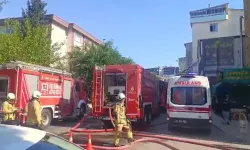 Tuzla’da Çatı Yangını Korkuttu: Alevler Yan Binaya Sıçradı