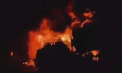 Esenyurt'ta TIR Alev Alev Yandı