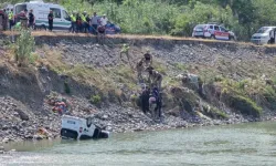 Nehre Düşen Hafif Ticari Aracın Sürücüsü Öldü