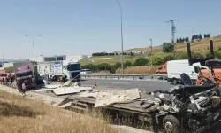 Büyükçekmece'de 4 Aracın Karıştığı Zincirleme Kaza