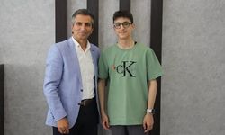 LGS Türkiye Birincisi Berkay Arıkan Çeyrek Altınla Ödüllendirildi