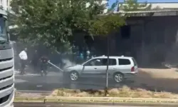 Dicle'de Seyir Halindeki Otomobil Yandı