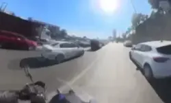Kontrolsüz Şekilde Yan Yola Giren Otomobil Motosiklete Çarptı
