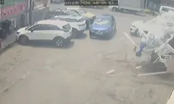 Fren Yerine Gaza Basan Cip Sürücüsü 5 Araca Çarptı; Kaza Kamerada