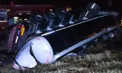 Nusaybin'de Tanker Devrildi, Çekici Kısmı Alev Aldı