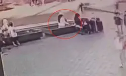 Fatih'te Kadın Hırsızın Çanta Çaldığı Anlar Kamerada