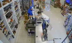 Marketten Hırsızlık Yapan Şüpheli, İçinde 10 Yaşında Çocuğun Da Bulunduğu Otomobili Gasbedip Kaçtı