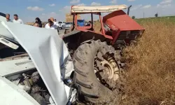 Otomobil Park Halindeki Traktöre Çarptı: 3 Ölü, 1 Yaralı