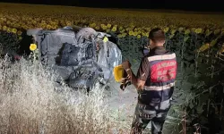 Ayçiçeği Tarlasına Devrilen Otomobilde 5 Kişi Yaralandı