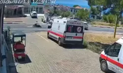 Otomobil İle Çarpışan Motosikletin Sürücüsü Öldü; Kaza Kamerada