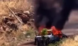 Hareket Halindeyken Alev Alan Otomobil Yandı