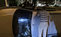 Yan Yatan Hafif Ticari Aracının İçine Girip 1 Saat Eşya Topladı