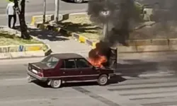 Kırıkkale'de Motorundan Alev Alan Otomobilde Hasar Oluştu
