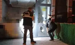 Motosikletle Gelen 2 Kişi Emlak Ofisine Tüfekle Ateş Edip Kaçtı