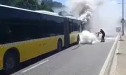 Ataşehir’de Seyir Halindeki İETT Otobüsü Alev Alev Yandı