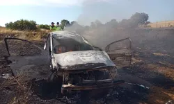 Kaza Yapan Otomobilde Çıkan Yangın, Otluk Alana Sıçradı; 4 Yaralı