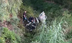 Bariyerlere Çarpıp Şarampole Yuvarlanan Otomobilin Sürücüsü Öldü