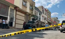 Yakalanacağını Anlayınca Kaçmaya Çalışan Şüpheliyi Özel Harekât Ekipleri Yakaladı
