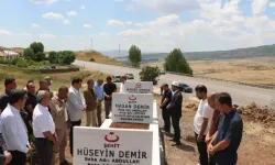34 Yıl Sonra Döndükleri Köyde Şehitlerini Andılar