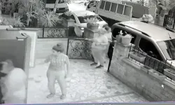 Avcılar'da Yaklaşık 100 Kiloluk Buzdolabını Çalan 4 Kadın Kamerada