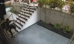 Evine Giren Şüpheliyi Yakalayıp Çantasını Aradı; Hırsızlık Yaparken Suçüstü Yakalandı