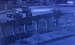 Park Halindeki Aracın Lastiklerini Kesip Kaçtılar