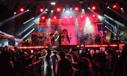 Semicenk Yağmura Meydan Okudu, Erbaa'da Binlerce Kişi Konser Alanını Terk Etmedi