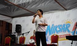 Niksar Ayvaz Su Fest Coşkuyla Başladı: Cumhuriyet Meydanı’nda Müzik Dolu İlk Gece!
