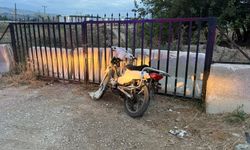 Erbaa'da Otomobille Çarpışan Motosiklet Sürücüsü Kaçarken Kaza Yaptı