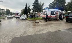 Erbaa’da Stadyum Kavşağında İki Otomobil Çarpıştı: 3 Yaralı