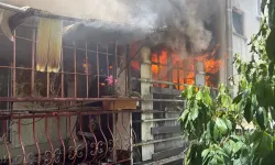 Kaynak Yapılırken Sıçrayan Kıvılcım Yangına Neden Oldu, 4 Katlı Bina Tahliye Edildi