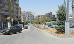 Hava Sıcaklığı 40 Derecenin Üzerine Çıktı; Cadde Ve Sokaklar Boş Kaldı