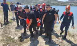 Sazlığa Takılan Balık Yemleme Botunu Kurtarmaya Çalışırken Balçığa Saplanıp Öldü