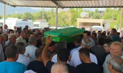Devrilen Traktörün Altında Kalarak Ölen Muhtar Toprağa Verildi