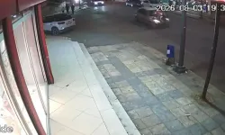 Otomobil İle Bisikletin Çarpıştığı Kaza Kamerada; 1 Yaralı