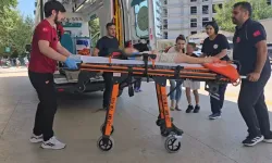 Otomobil İle Motosiklet Çarpıştı; Sürücü İle 2 Çocuğu Yaralandı