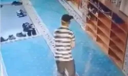 Sultangazi'de Camilerden Ayakkabı Çalan Şüpheli Kamerada