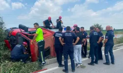Adana'da Yangına Giden İtfaiye Aracı Devrildi: 3 İtfaiye Eri Yaralandı