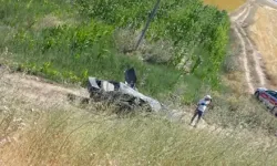 Kayseri'de Tarlaya Devrilen Otomobildeki Baba-Oğul Öldü
