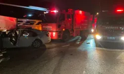 Otoyolda Kaza; Doğum Günü Kutlamaya Giden 2 Genç Öldü, 4 Yaralı
