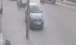 Motosiklet İle Otomobilin Çarpıştığı Kaza Kamerada