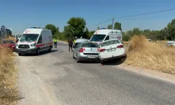 Kütahya’da İki Otomobil Çarpıştı; 2 Yaralı