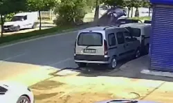 Ağaca Çarpan Otomobildeki 7 Kişi Yaralandı; Kaza Kamerada
