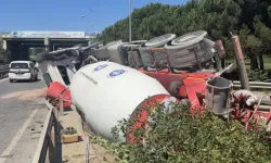 Çekmeköy’de Virajı Alamayan Beton Mikseri Devrildi: 1 Yaralı
